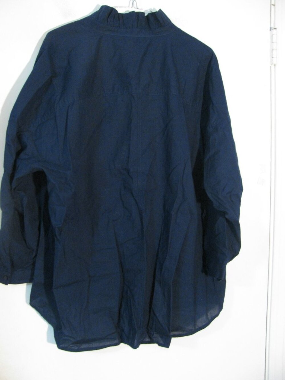Crown & Ivy Blouse XXL NWT $59 V Neckline Full Length Sleeves Navy Blue - Picture 5 of 6